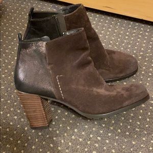 Paul Green chocolate brown booties